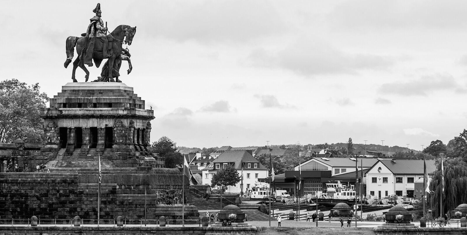 Kompetenz ist für uns  die Grundlage - Seus und Mosen